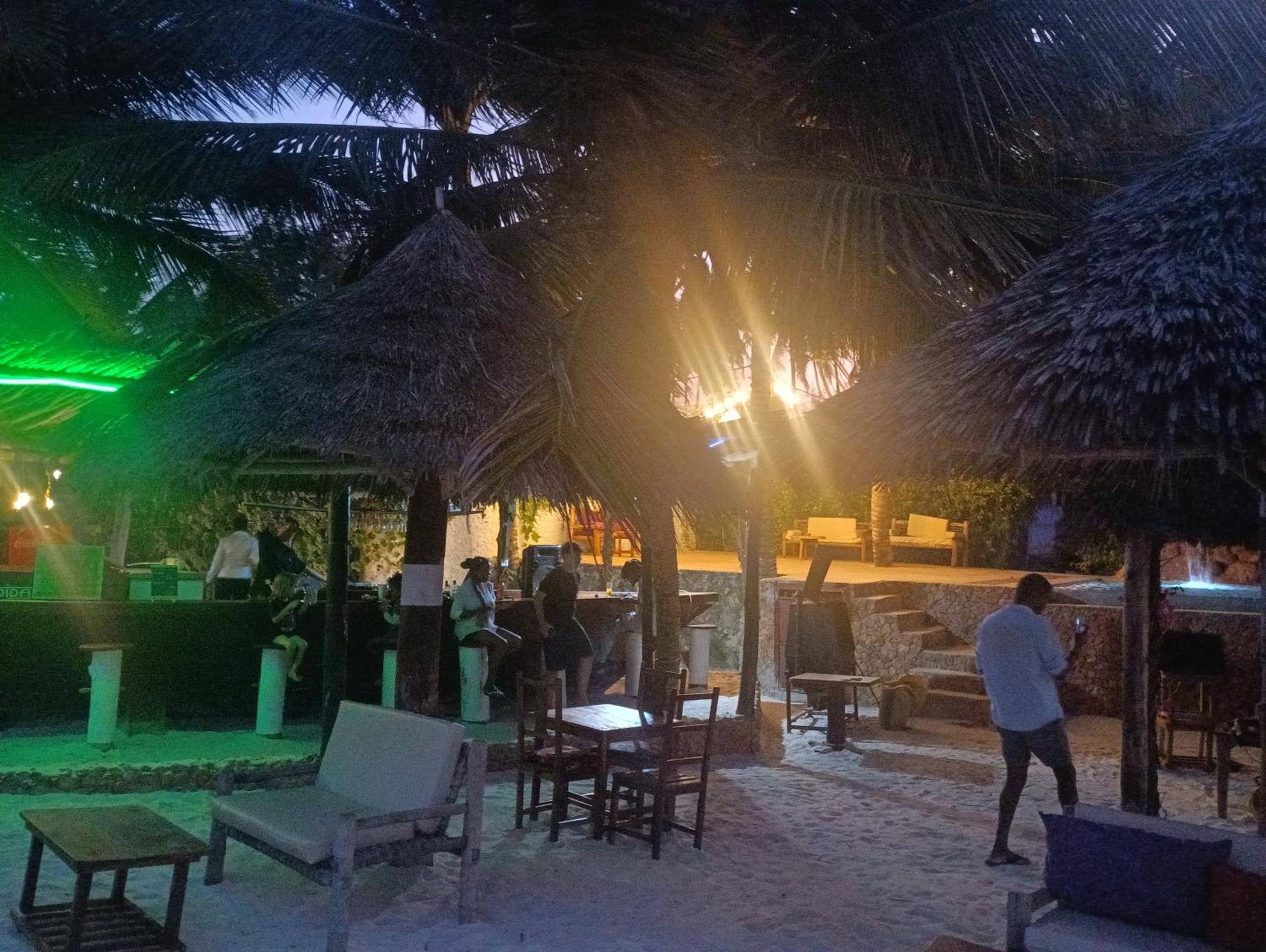 Swahili Palace Zanzibar Pwani Mchangani Buitenkant foto